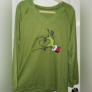 Dr. Seuss Grinch heart hands graphic V-neck Long Sleeved T-Shirt Adult Medium